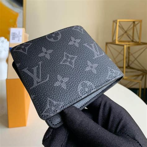 Multiple Wallet Monogram .